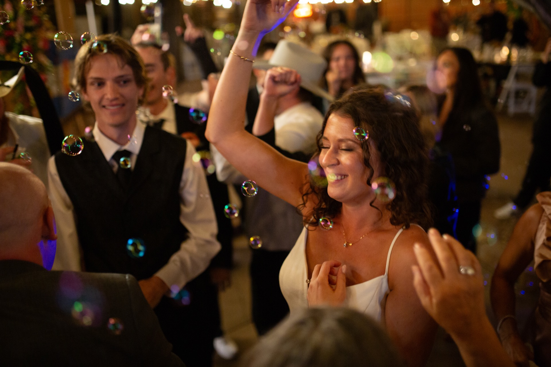 wedding-bubbles-dance.jpg
